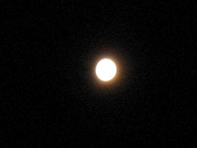 http://www.taikeian.net/blog/2011.09.10moon.JPG