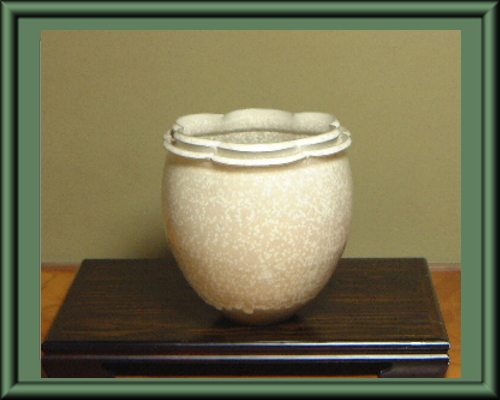 第93回九州山口陶磁展入選作品・結晶釉輪花二重口壷