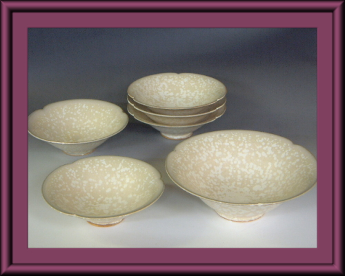 第34回朝日陶芸展入選作品・結晶釉輪花組鉢