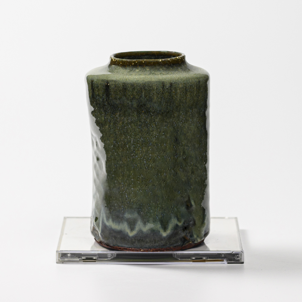 萩焼(伝統的工芸品)花入小鉄青釉肩衝三方叩き