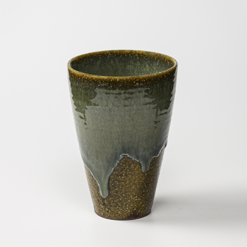 萩焼(伝統的工芸品)花入広口鉄青釉呉器