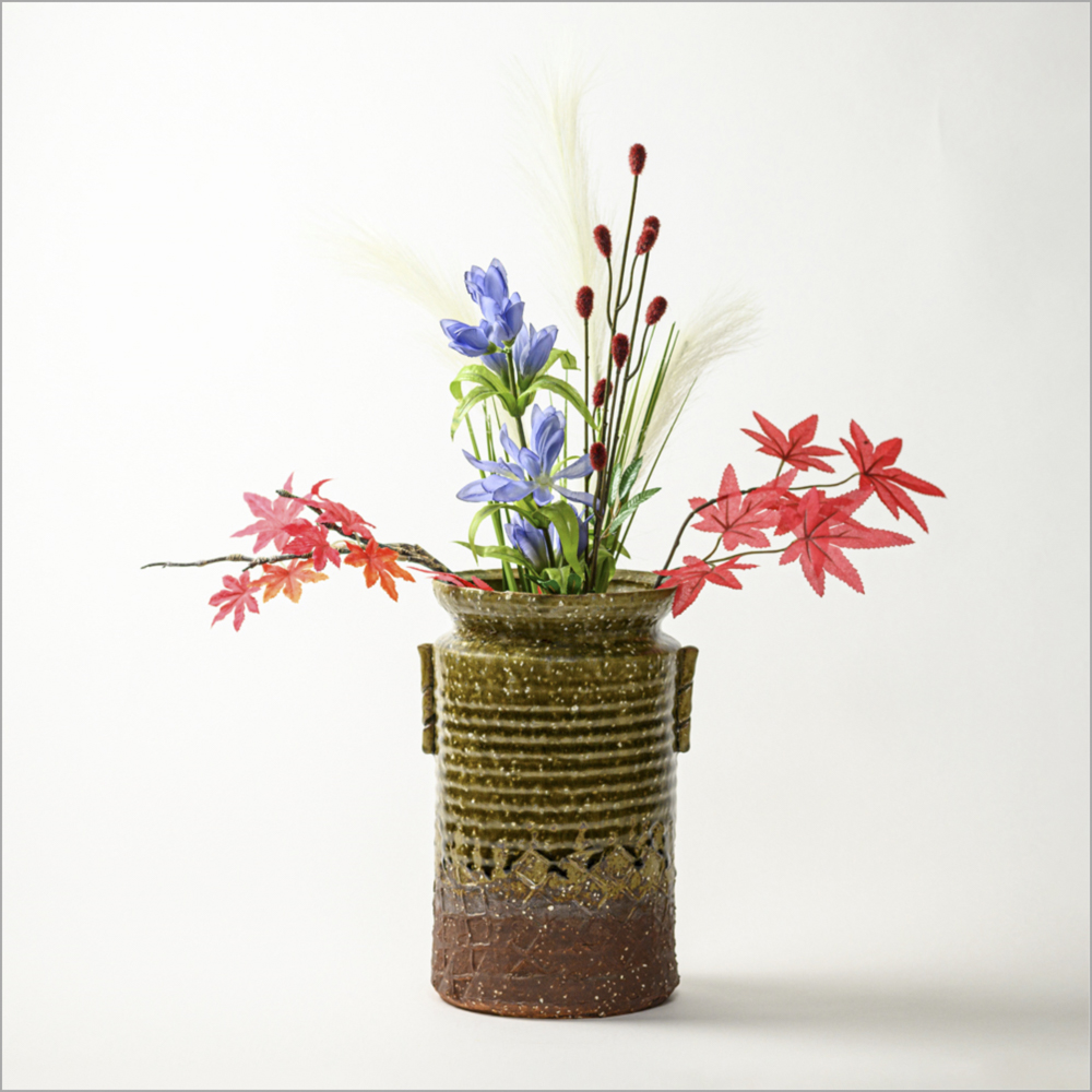 萩焼(伝統的工芸品)花器緑釉荒筒肩衝耳付叩き文