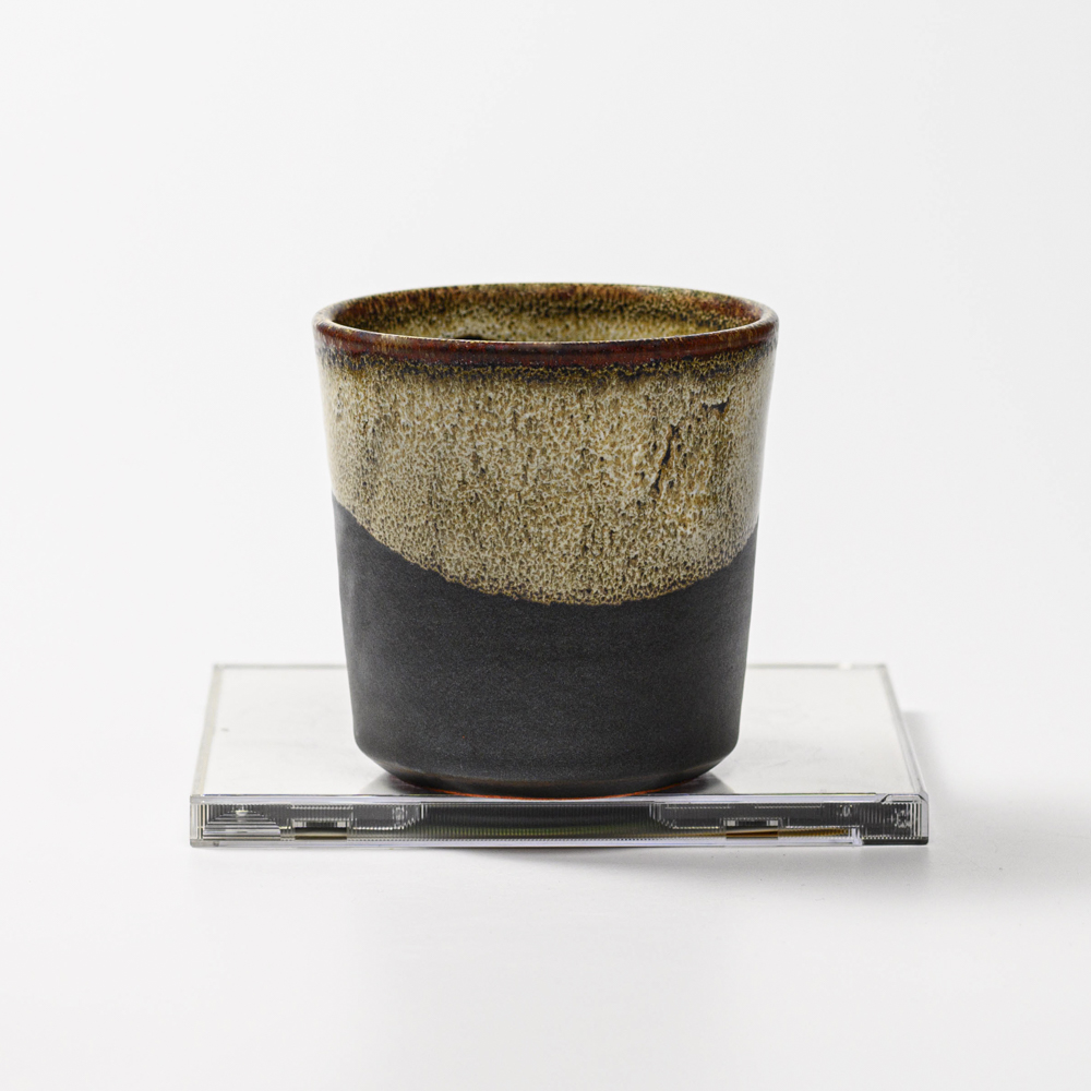萩焼(伝統的工芸品)壷小鉄釉結晶丸