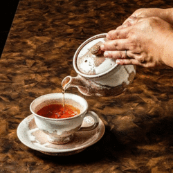 萩焼(伝統的工芸品)紅茶セット白萩掛分け(ポット・カップ＆ソーサ)